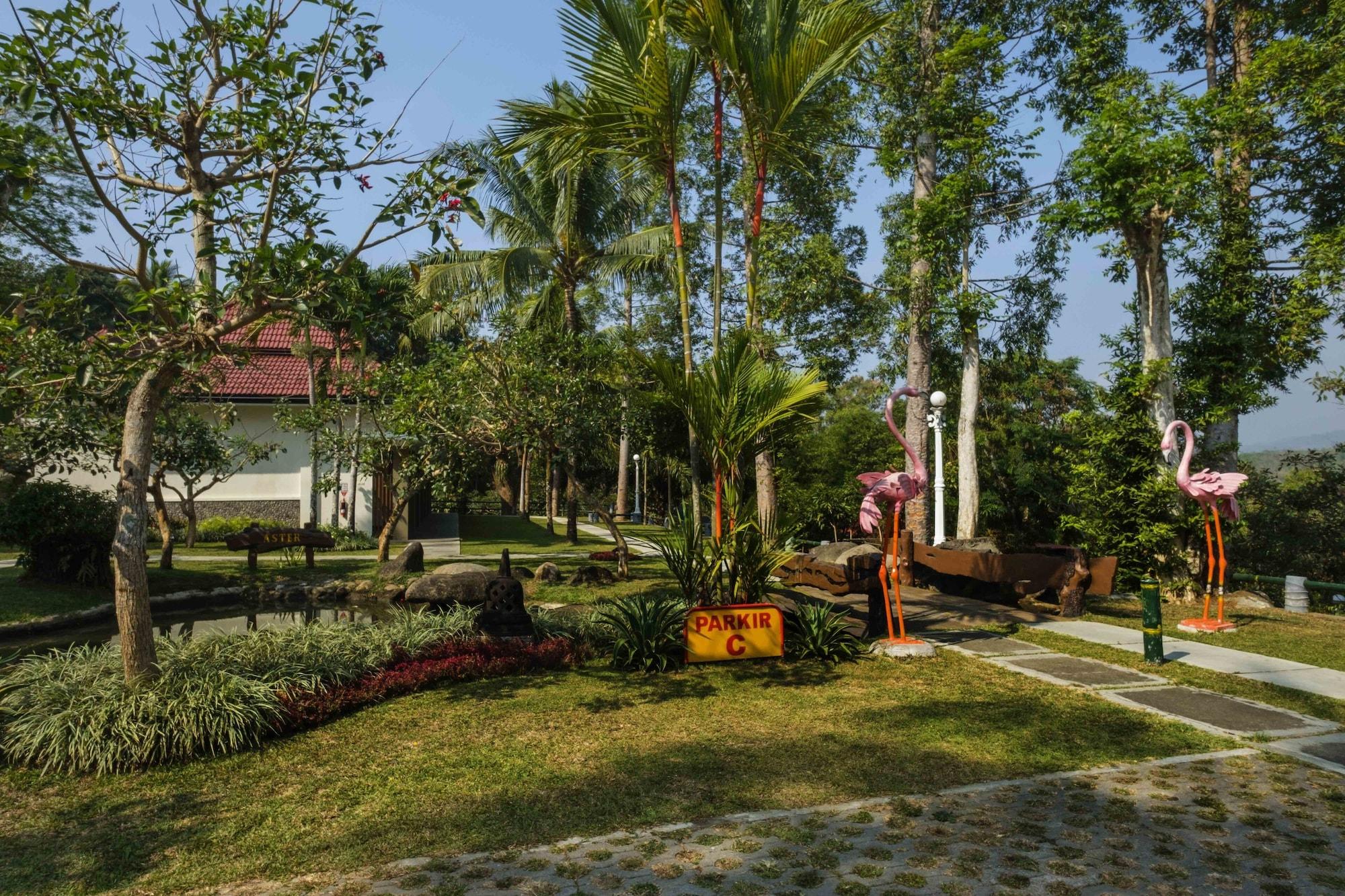 Puri Asri Hotel & Resort Magelang Exterior photo