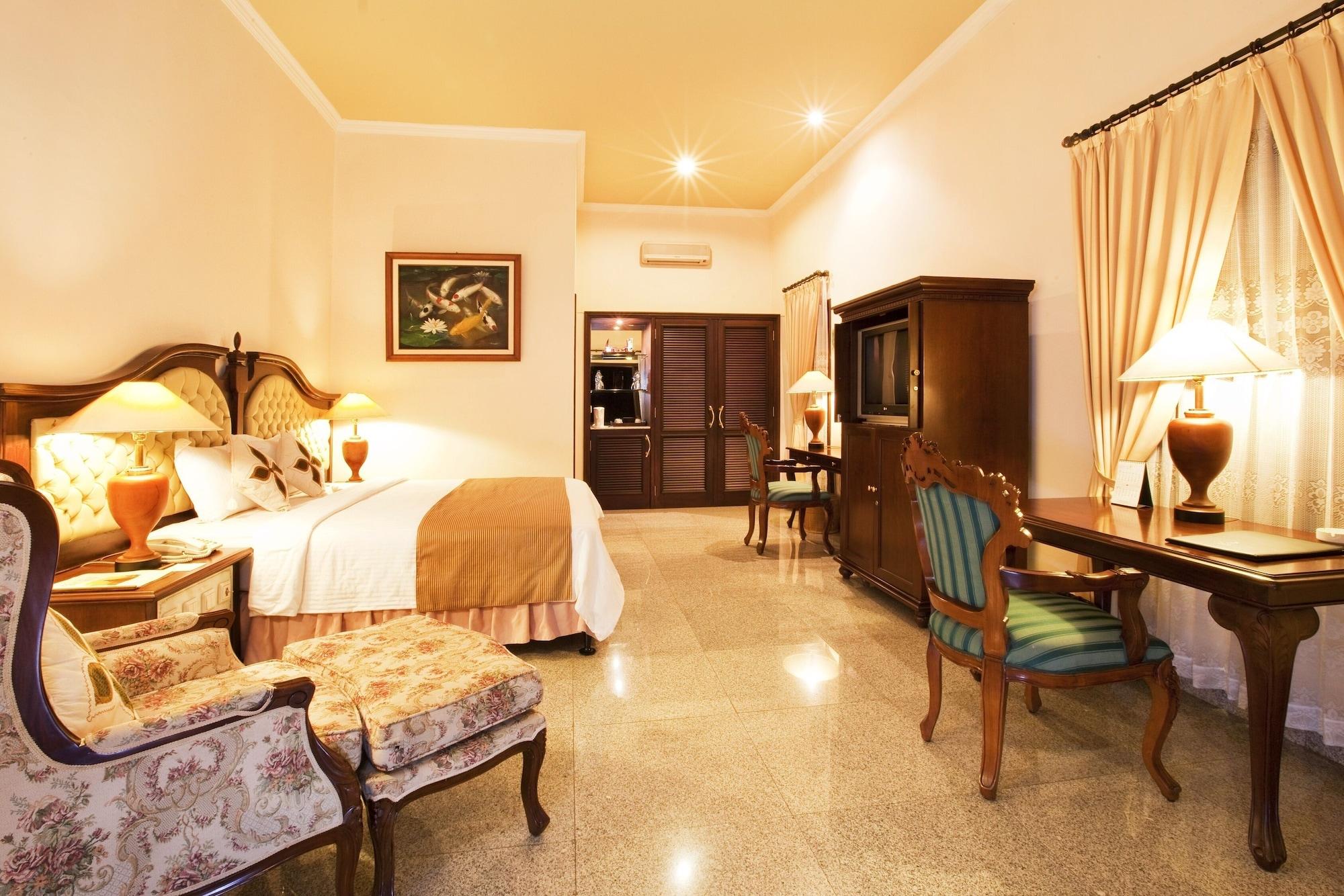 Puri Asri Hotel & Resort Magelang Exterior photo