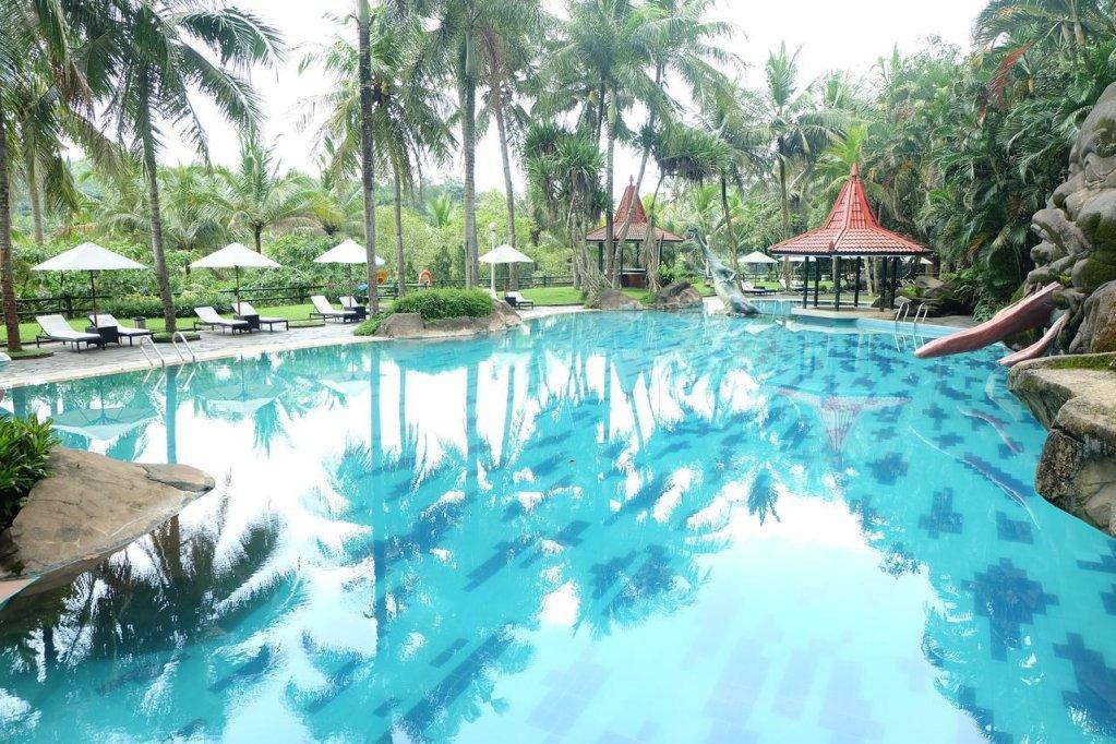 Puri Asri Hotel & Resort Magelang Exterior photo